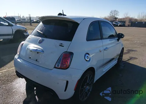 2015 Fiat 500 Abarth z USA, uszkodzony, nr VIN 3C3CFFFH2FT500379
